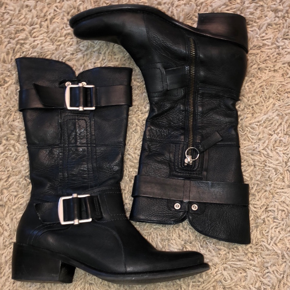 Vera Wang Lavender style boot